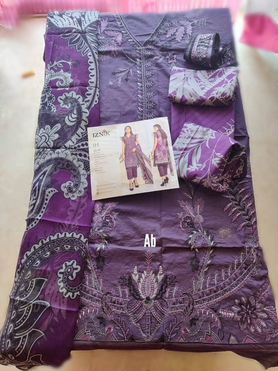 img_iznik_chinon_lawn_collection_awwal_boutique