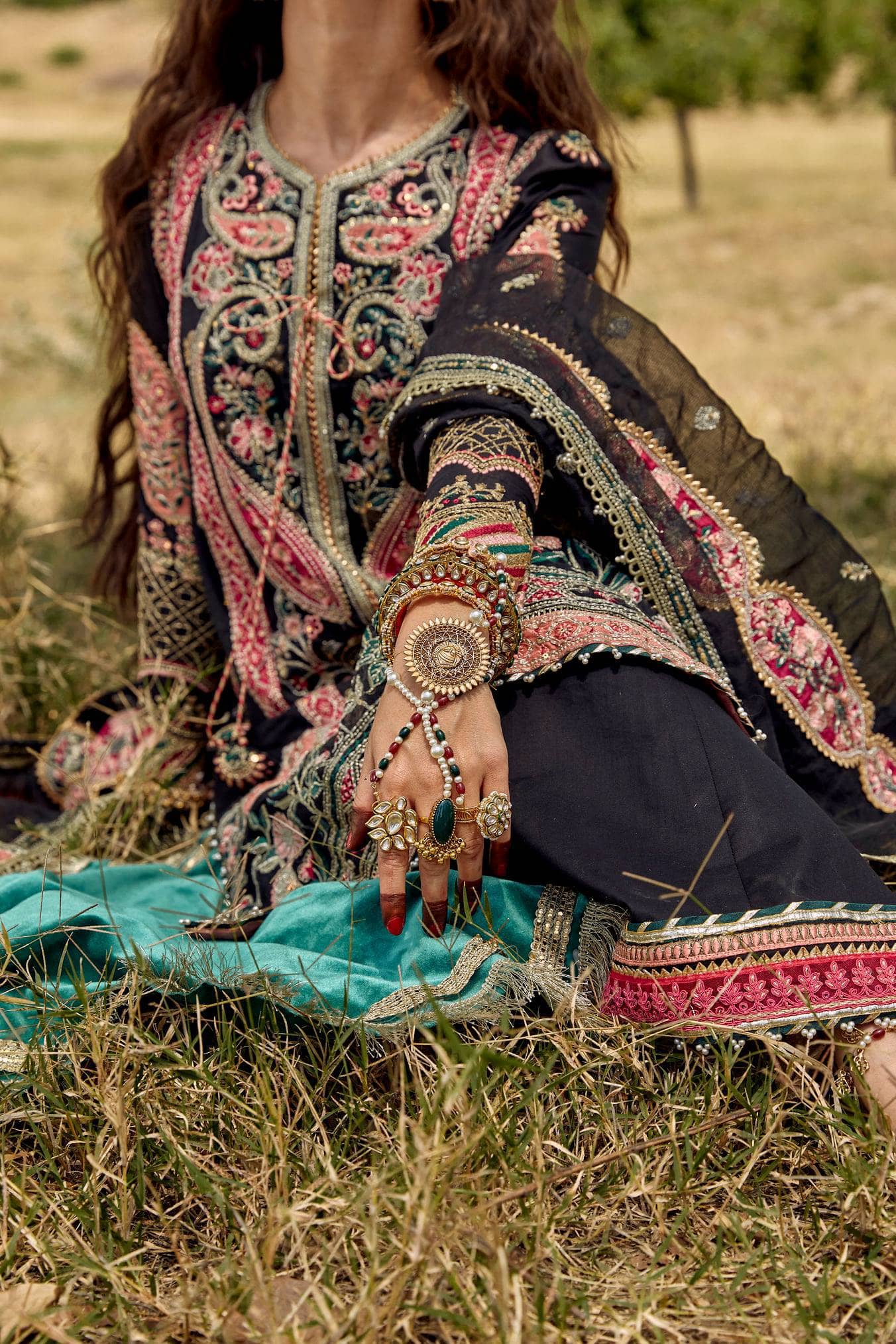 img_qalamkar_festive_formals_awwal_boutique