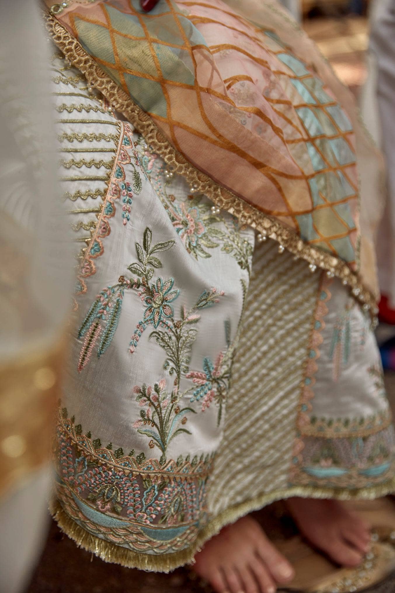 img_qalamkar_festive_formals_awwal_boutique