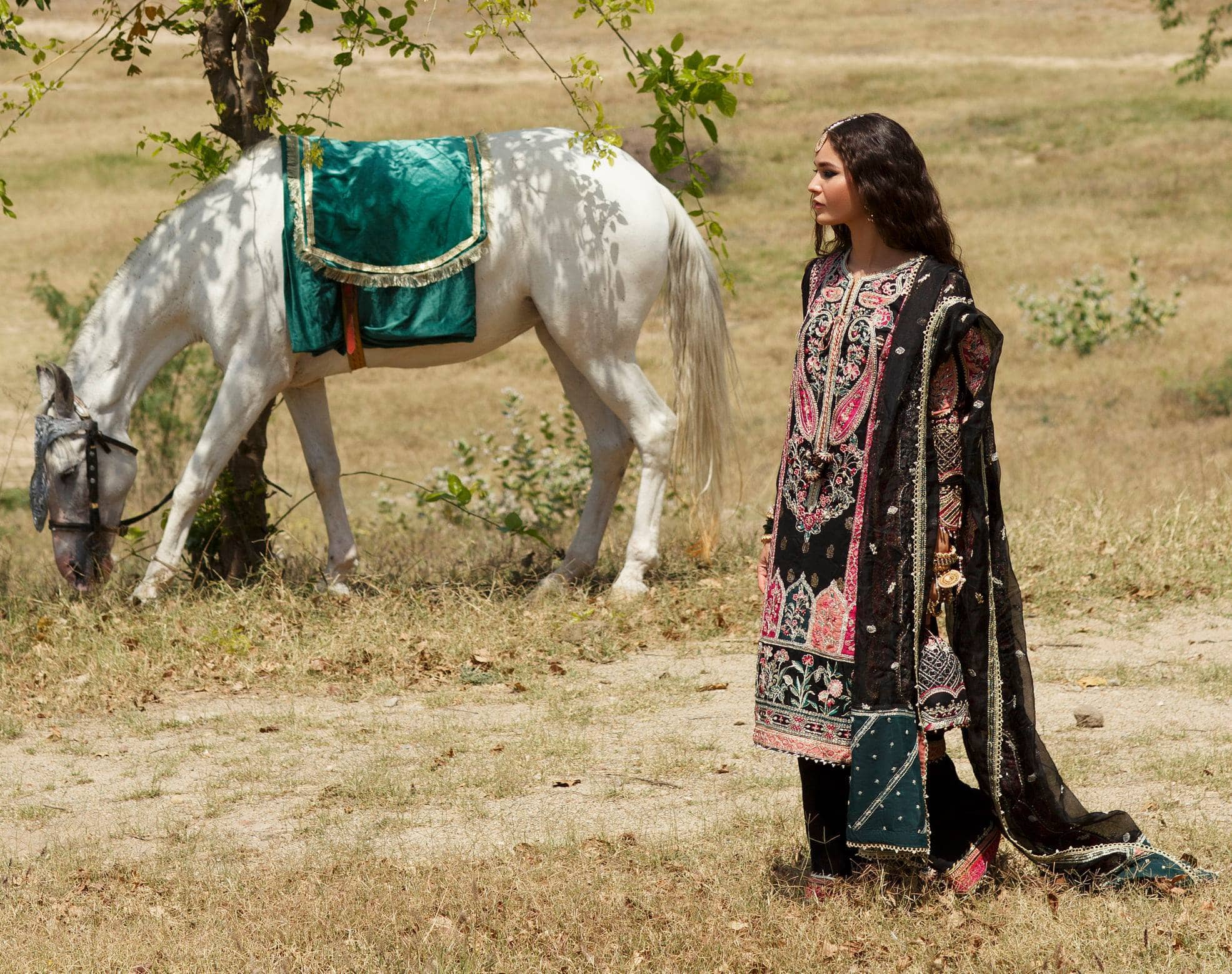 img_qalamkar_festive_formals_awwal_boutique