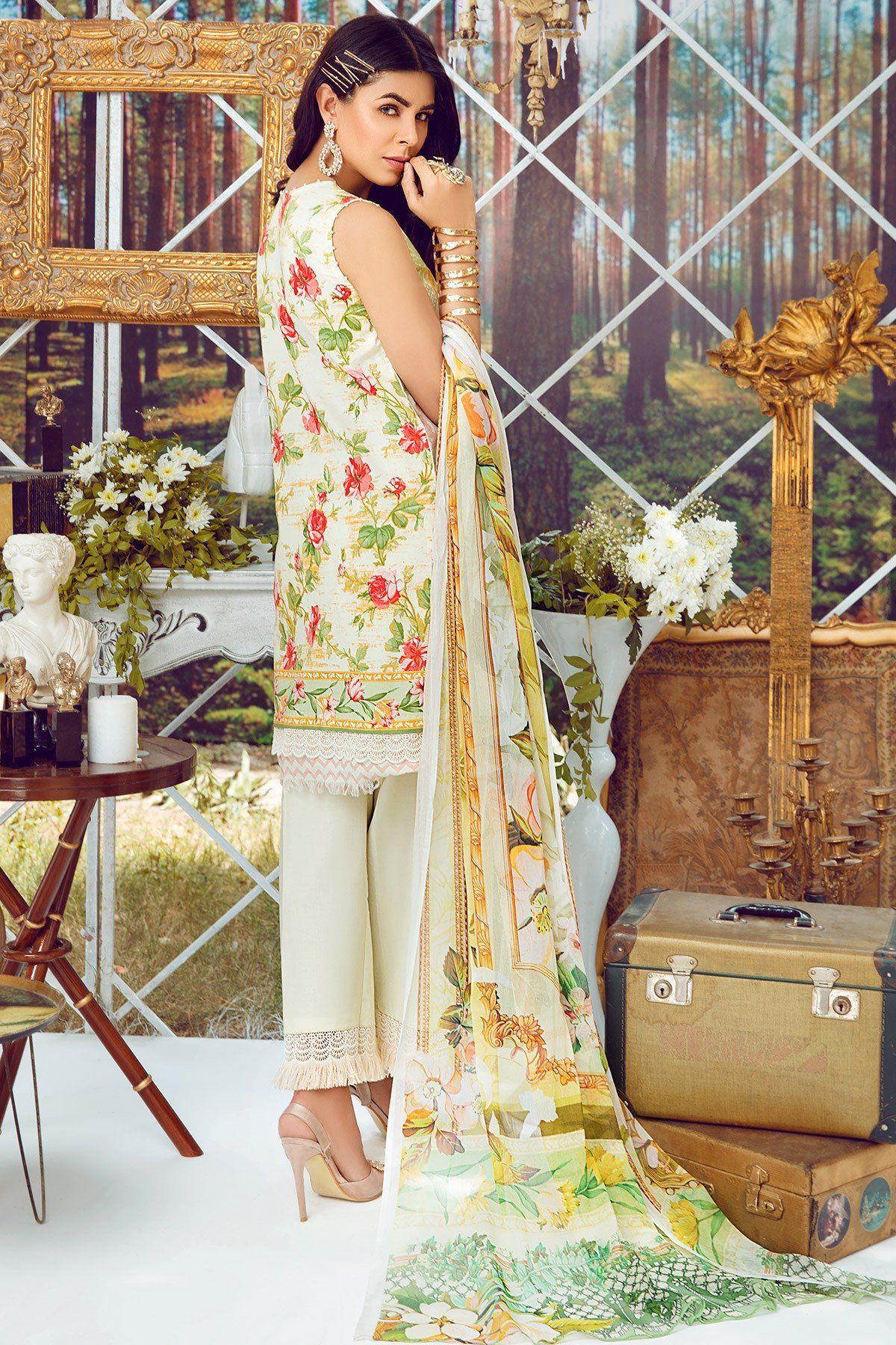 img_gul_ahmed_festive_lawn_collection_awwal_boutique