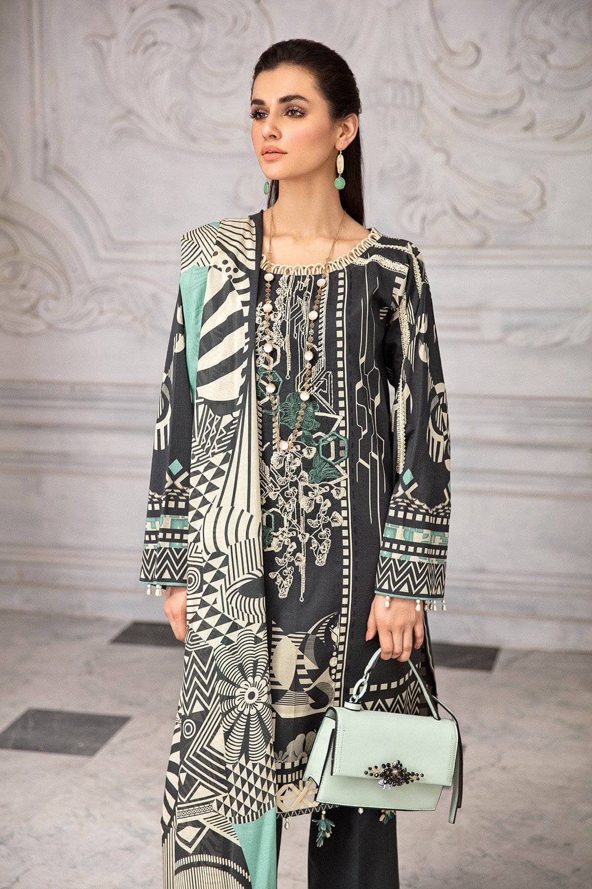 img_jade_urbane_embroidered_lawn_2021_awwal_boutique