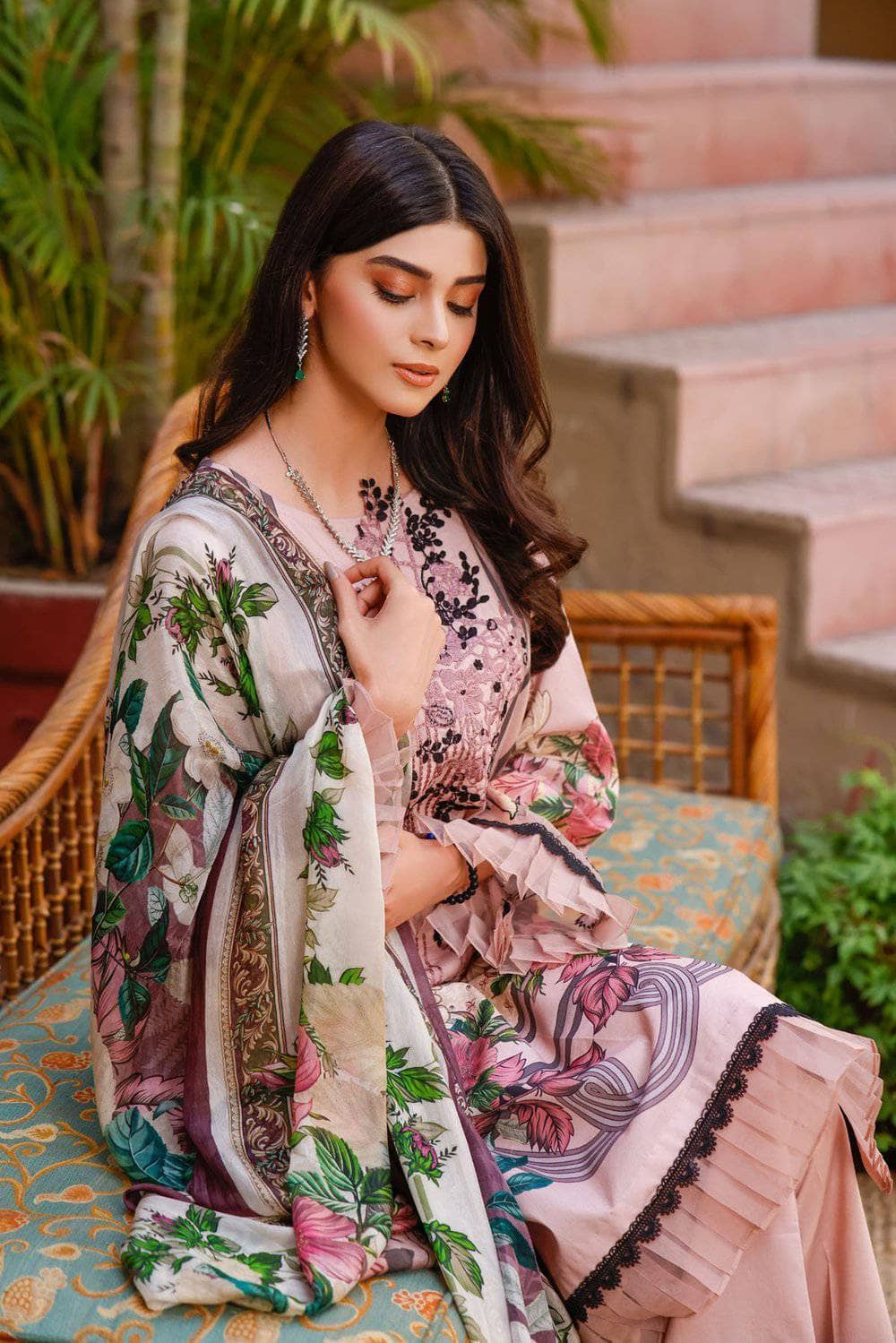 img_jade_ombre_premium_lawn_2021_awwal_boutique