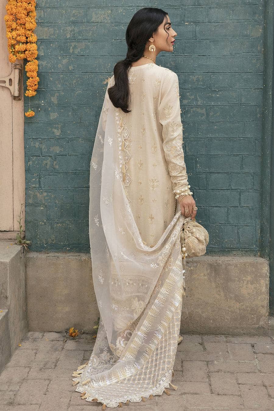 img_afrozeh_dhoop_kinarey_lawn_22_awwal_boutique