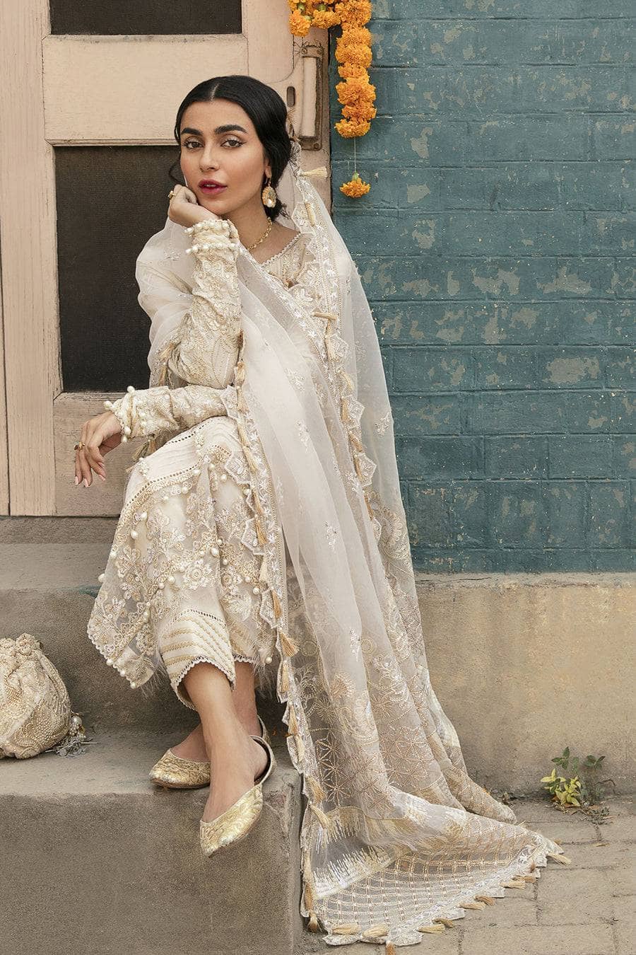 img_afrozeh_dhoop_kinarey_lawn_22_awwal_boutique