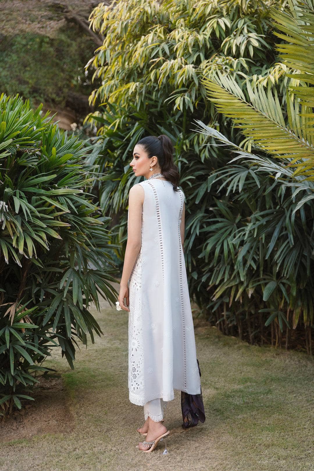 img_sable_v_luxury_lawn_23_awwal_boutique