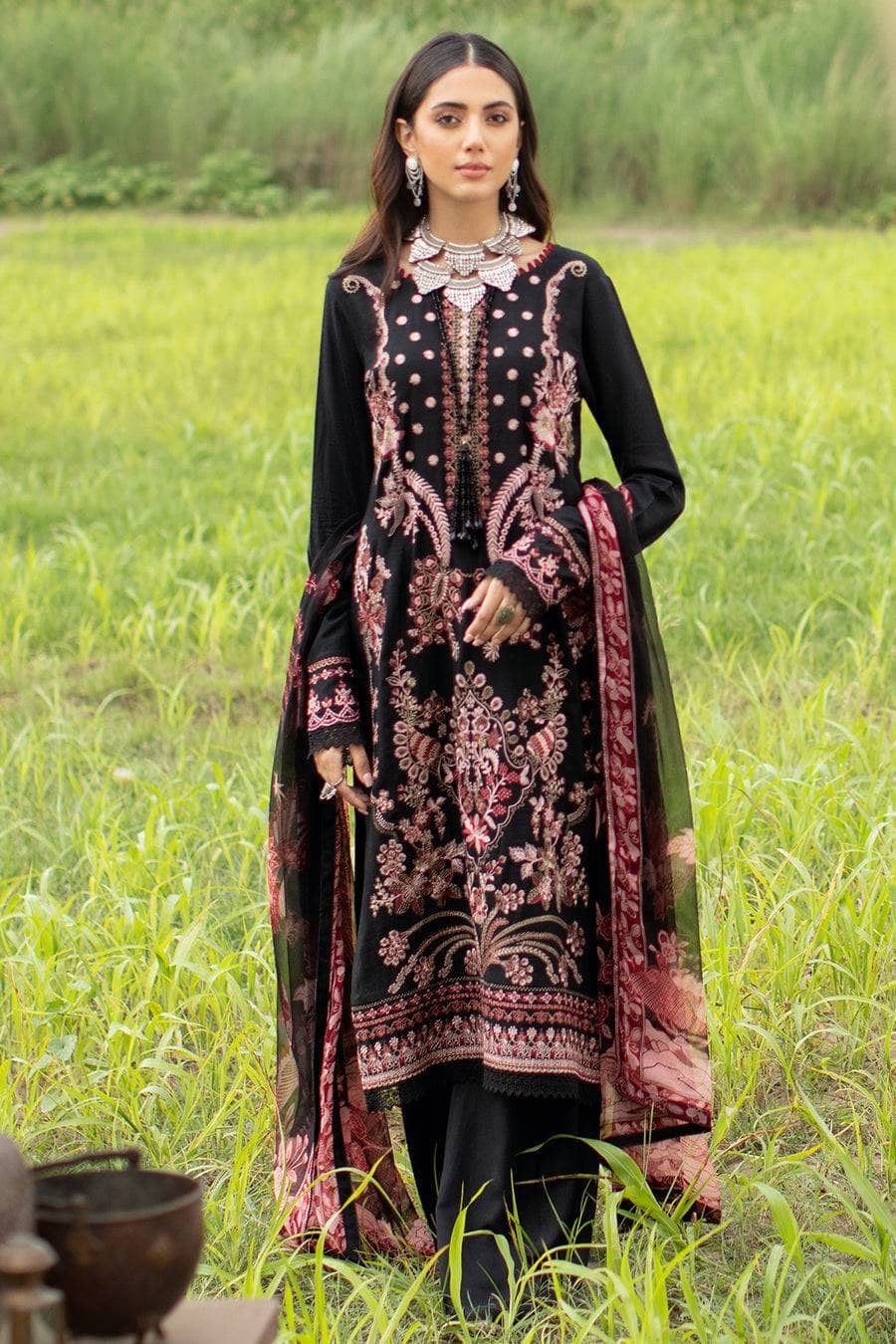 img_ramsha_reet_karandi_awwal_boutique