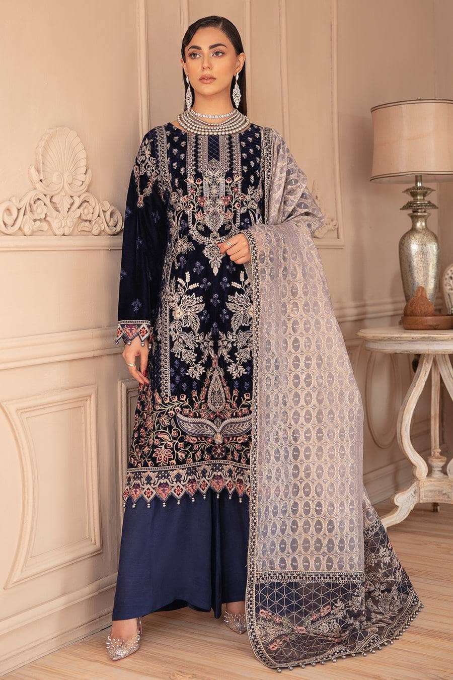 img_ramsha_velvet_awwal_boutique