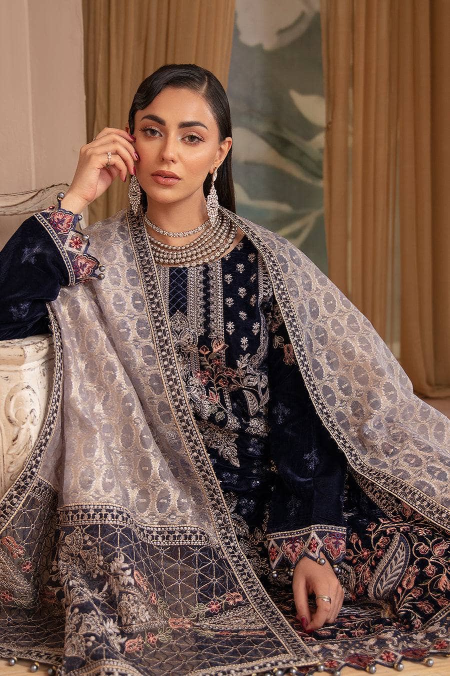 img_ramsha_velvet_awwal_boutique