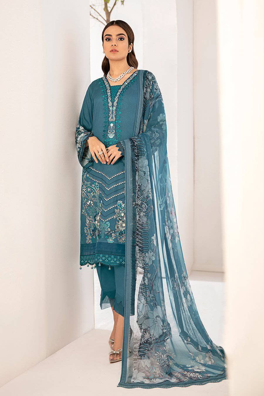 img_ramsha_reet_linen_awwal_boutique