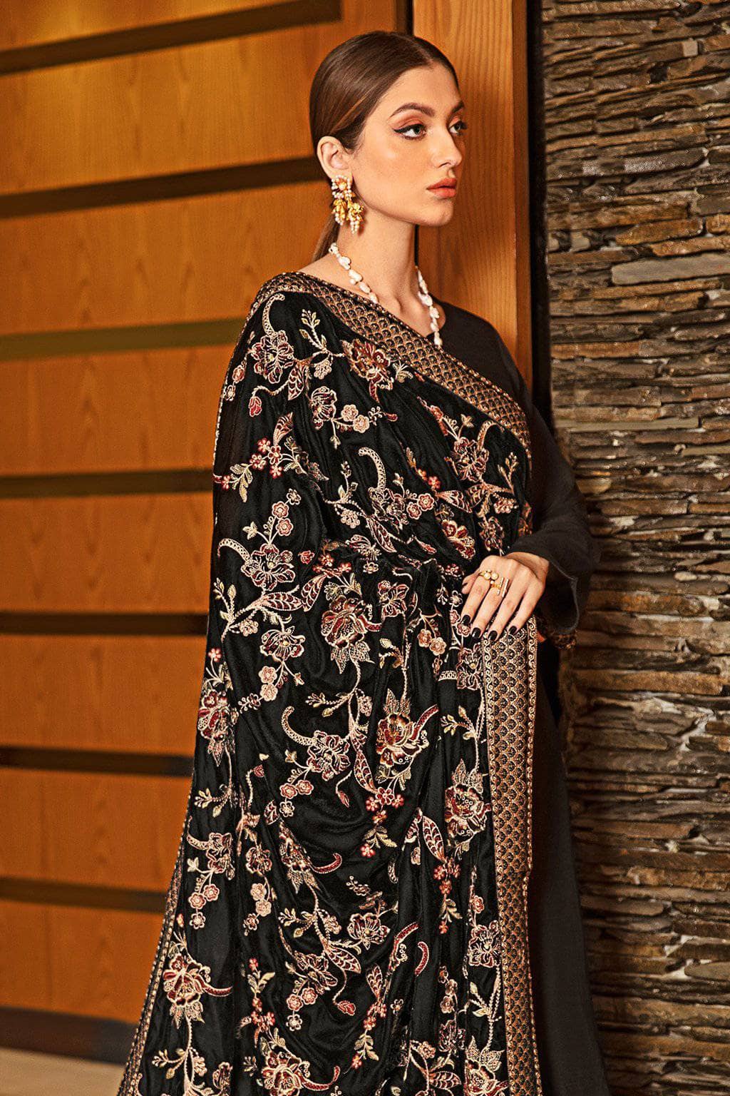 img_ramsha_velvet_shawl_collection_21_awwal_boutique