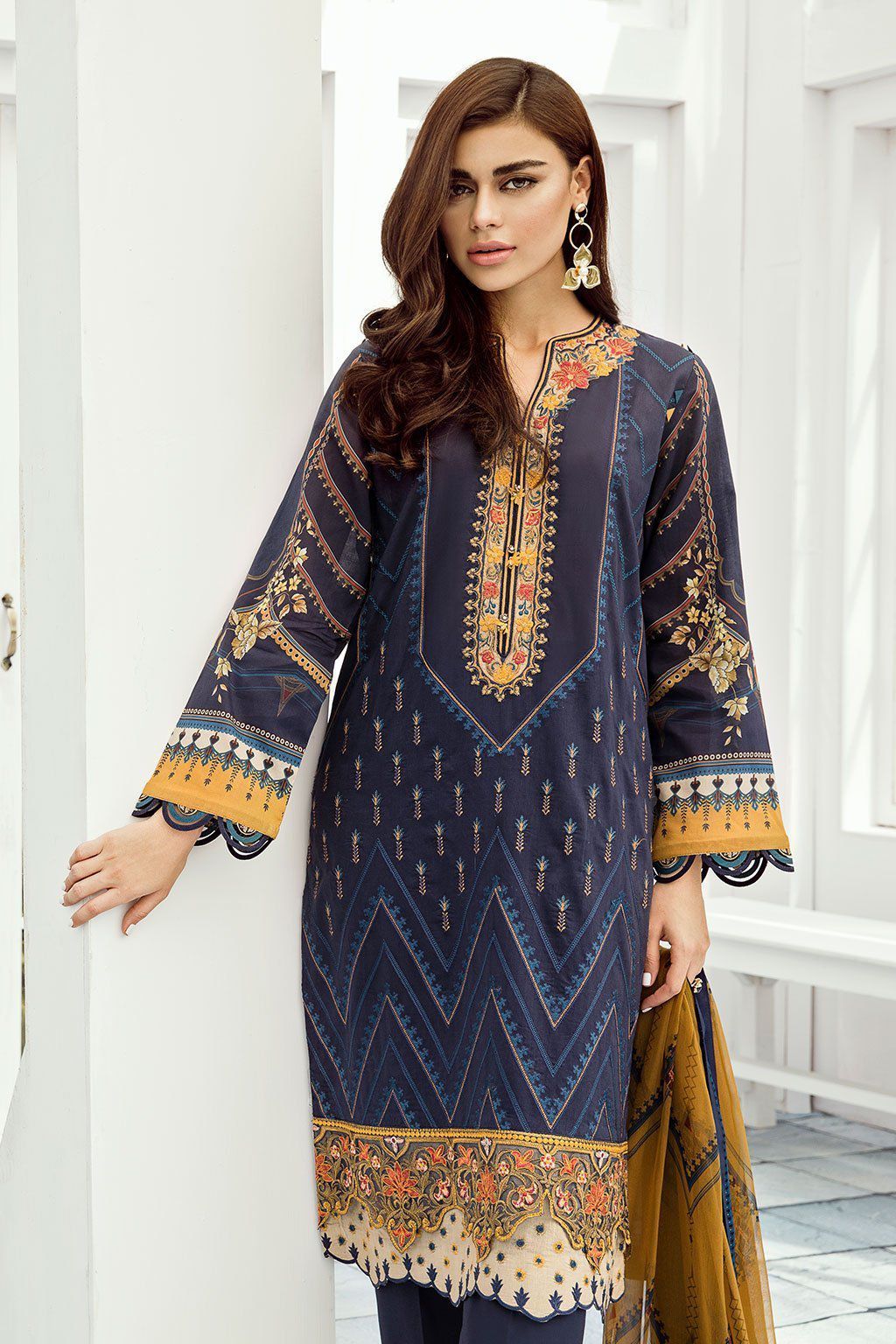 img_baroque_lawn_collection_awwal_boutique