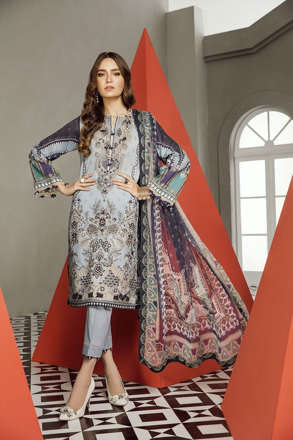 img_baroque_lawn_collection_awwal_boutique