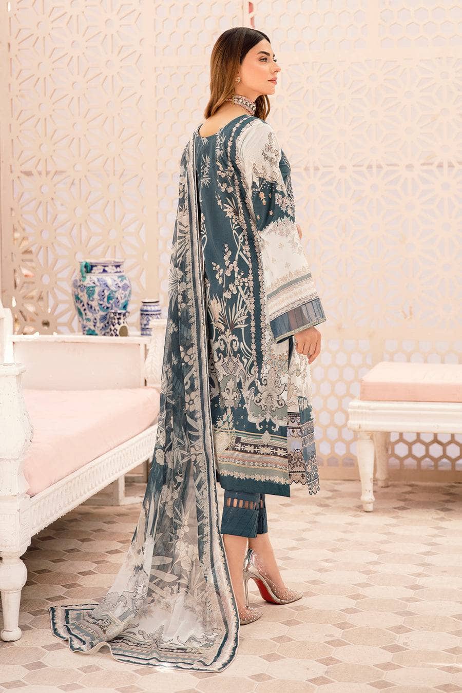 Img_rangrez_by_ramsha_lawn_22_awwal_boutique