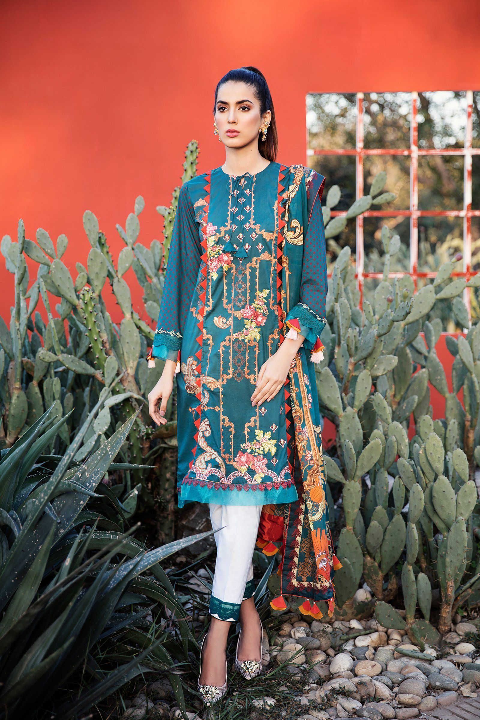 img_qalamkar_qline_lawn_pakistani_suit_awwal_boutique