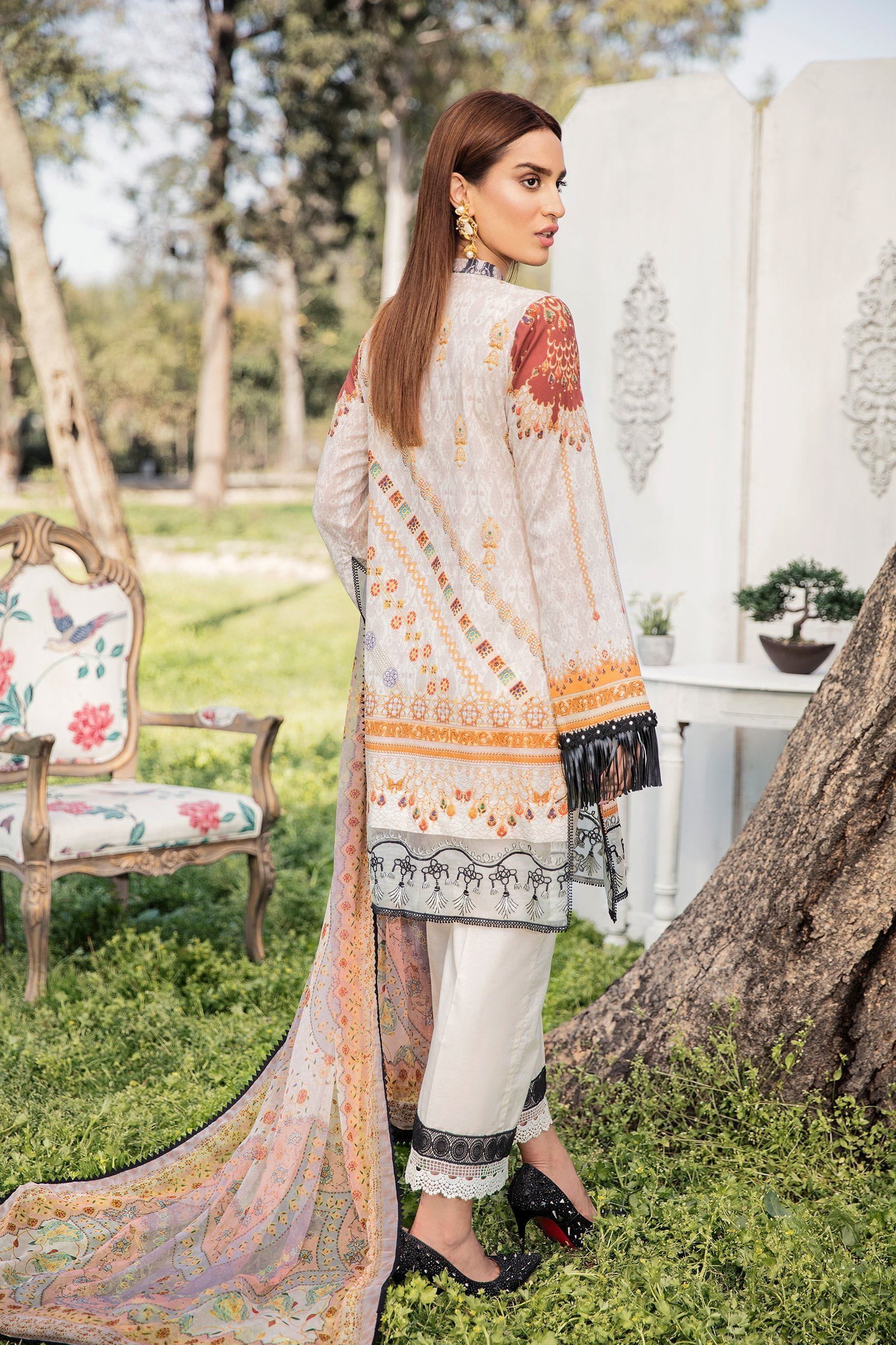 img_qalamkar_qline_lawn_pakistani_suit_awwal_boutique