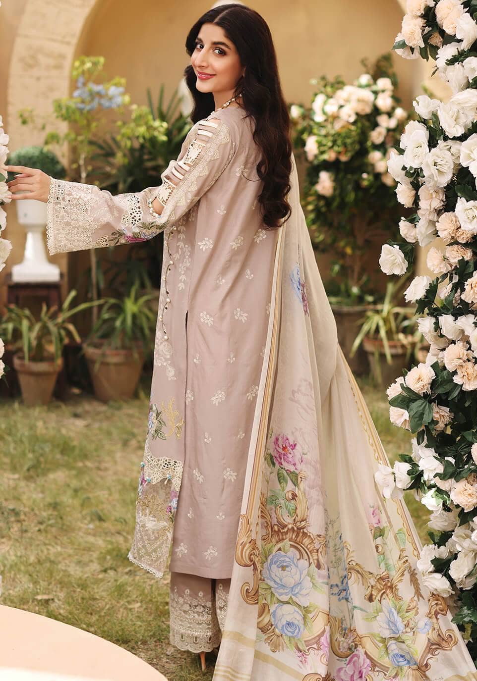 img_elaf_luxury_lawn_22_awwal_boutique