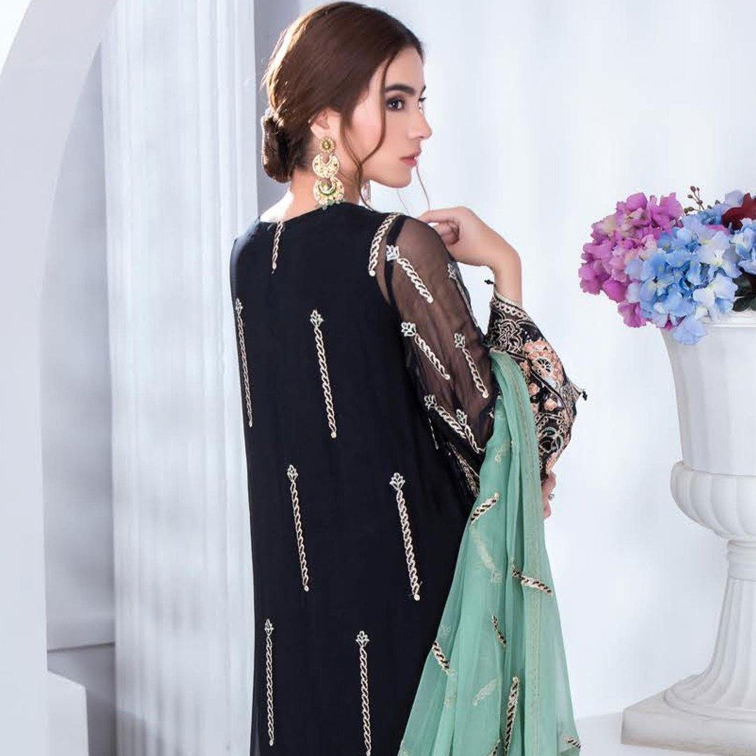 img_jannan_premium_embroidered_chiffon_awwal_boutique