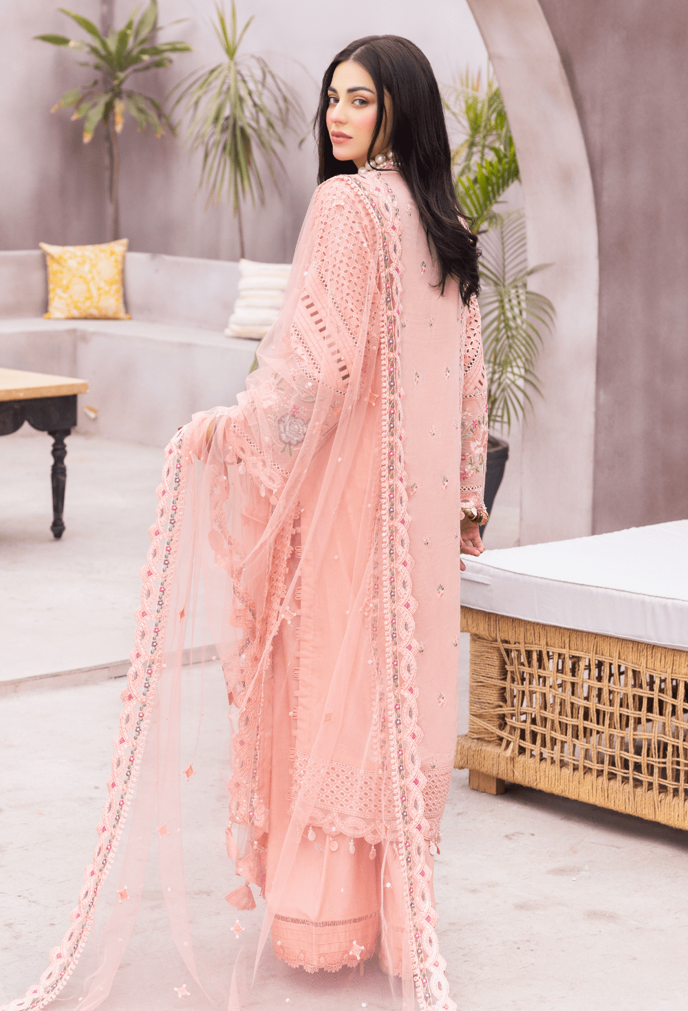 img_adans_libas_luxuriate_awwL_boutique