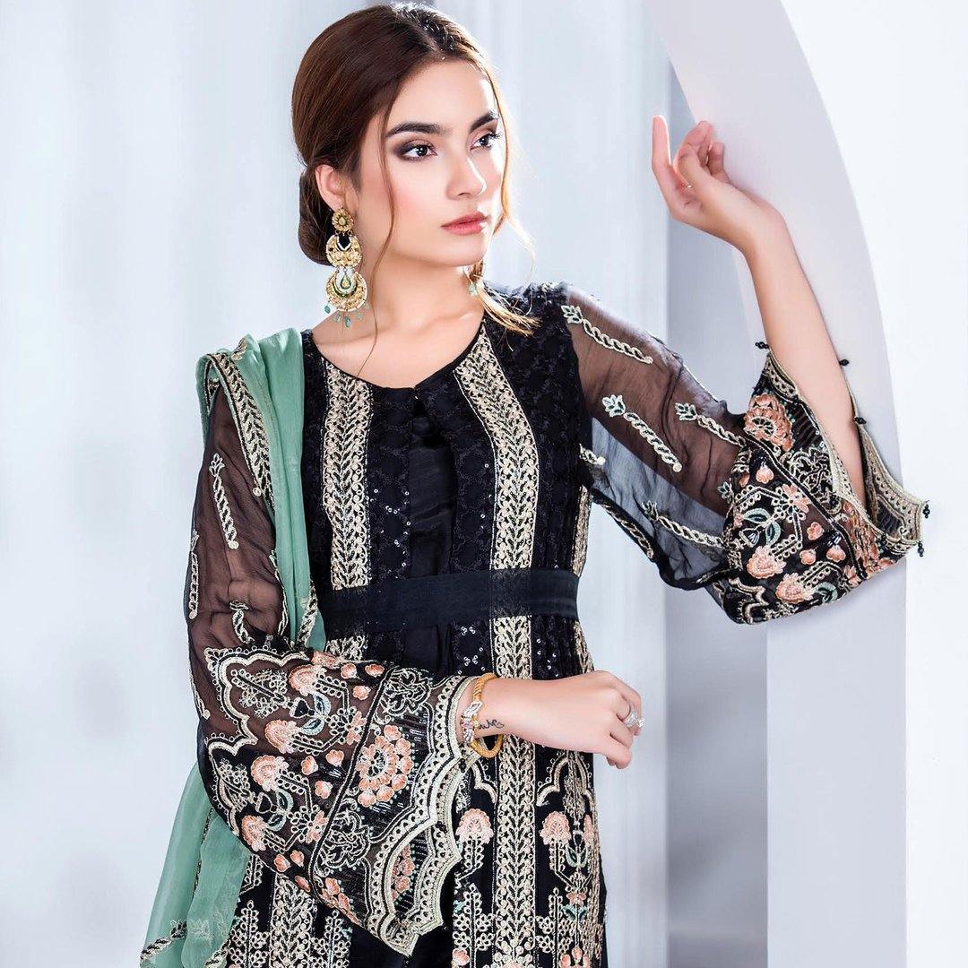 img_jannan_premium_embroidered_chiffon_awwal_boutique
