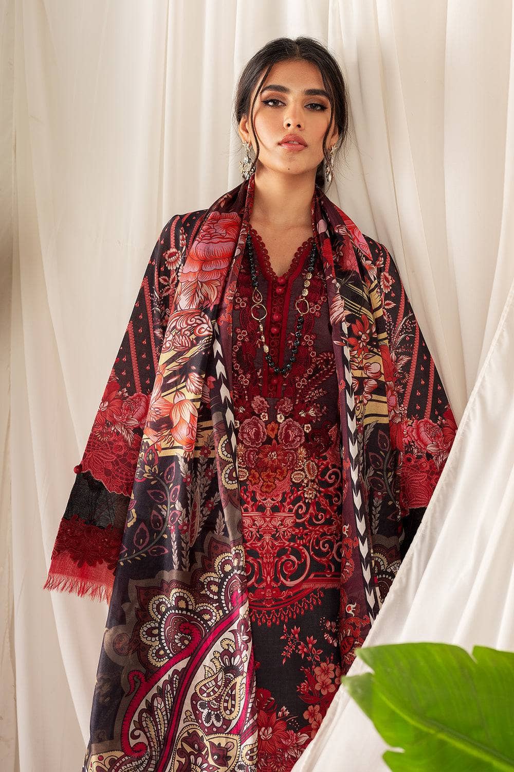 img_jade_florence_lawn_23_awwal_boutique