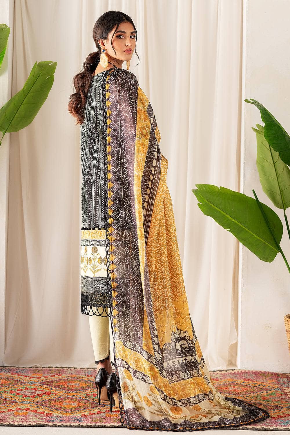 img_jade_florence_lawn_23_awwal_boutique