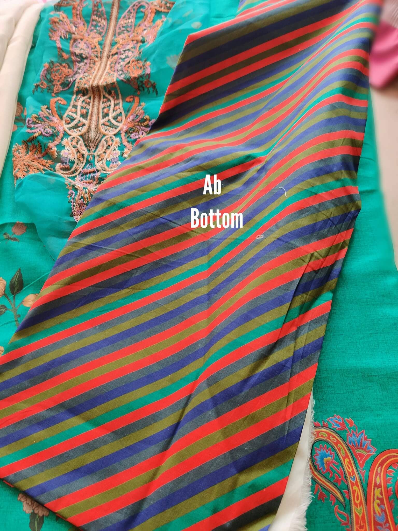 img_open_pics_sana_safinaz_mahay_lawn_2021_awwal_boutique