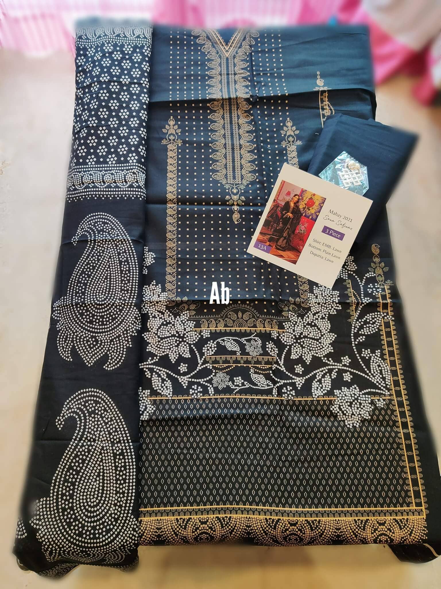 img_open_pic_sana_safinaz_mahay_lawn_2021_awwal_boutique