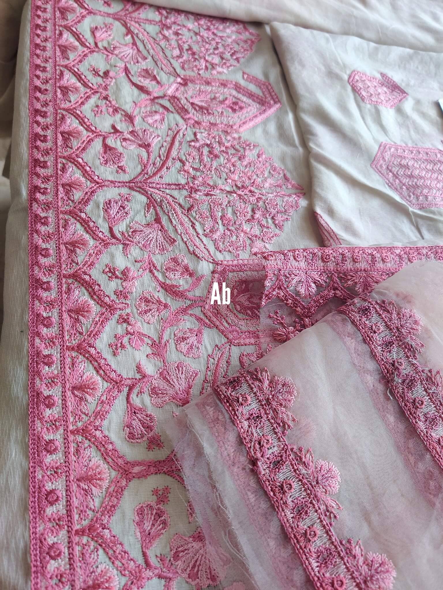 img_open_pic_zaha_lawn_2021_awwal_boutique