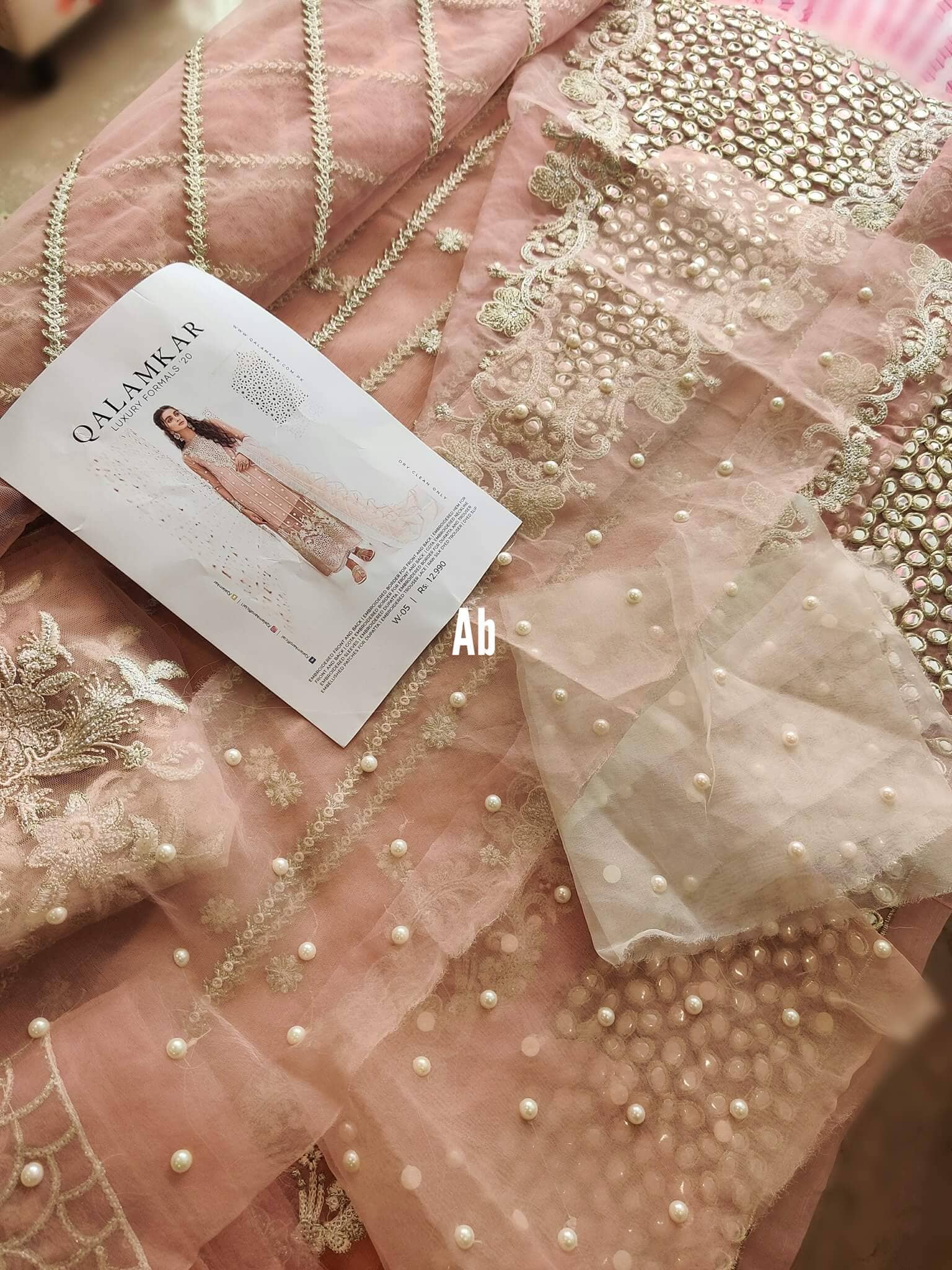 img_open_pics_qalamkar_luxury_formals_awwal_boutique