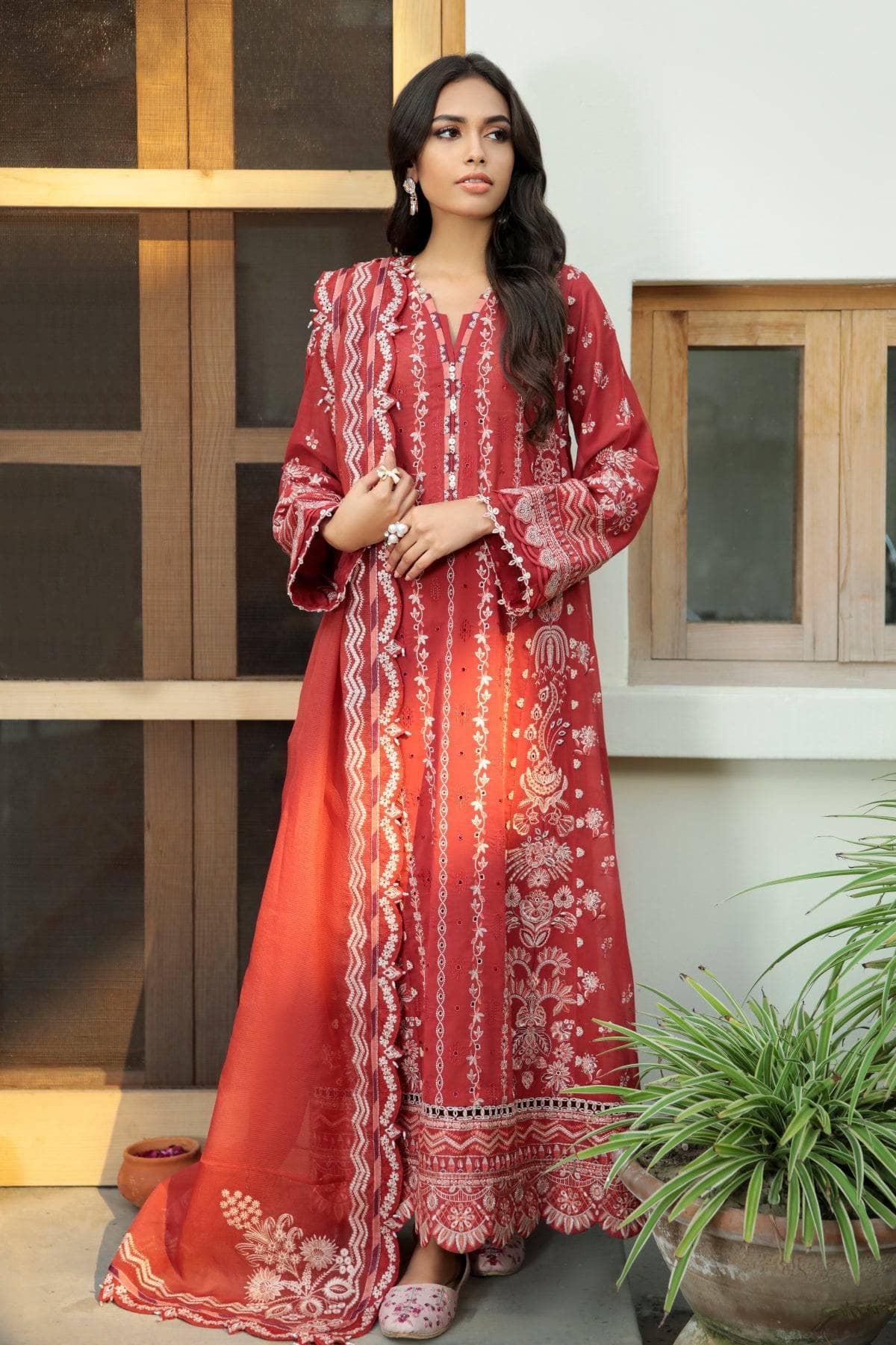 img_baroque_swiss_voil_awwal_boutique