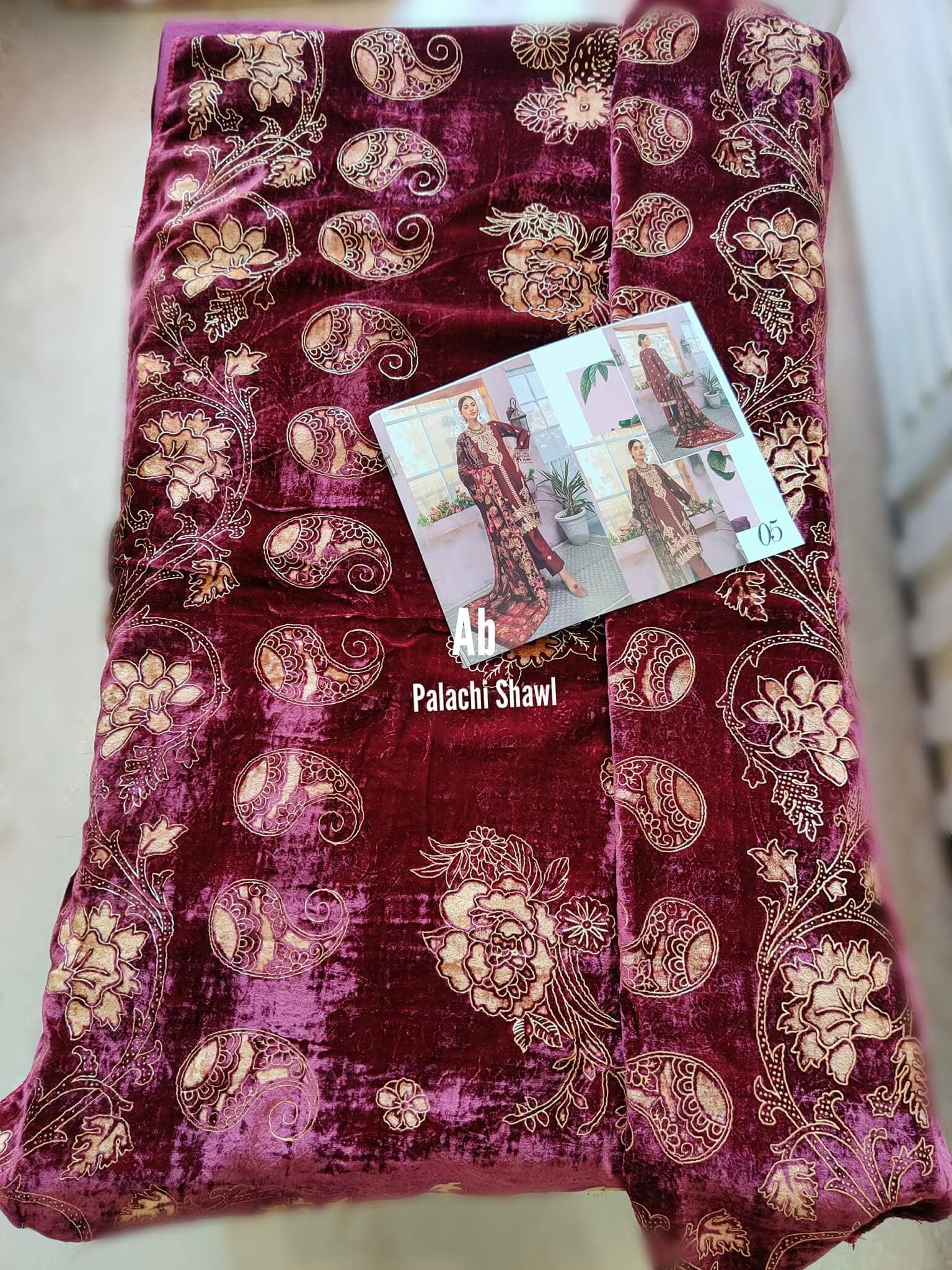img_velvet_palachi_shawl_awwal_boutique