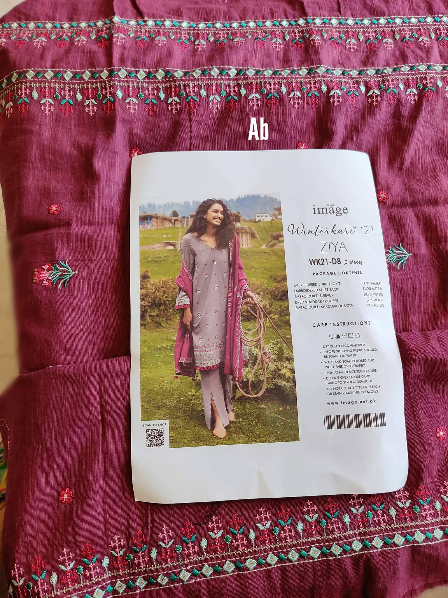 img_open_pics_image_winterkari_awwal_boutique