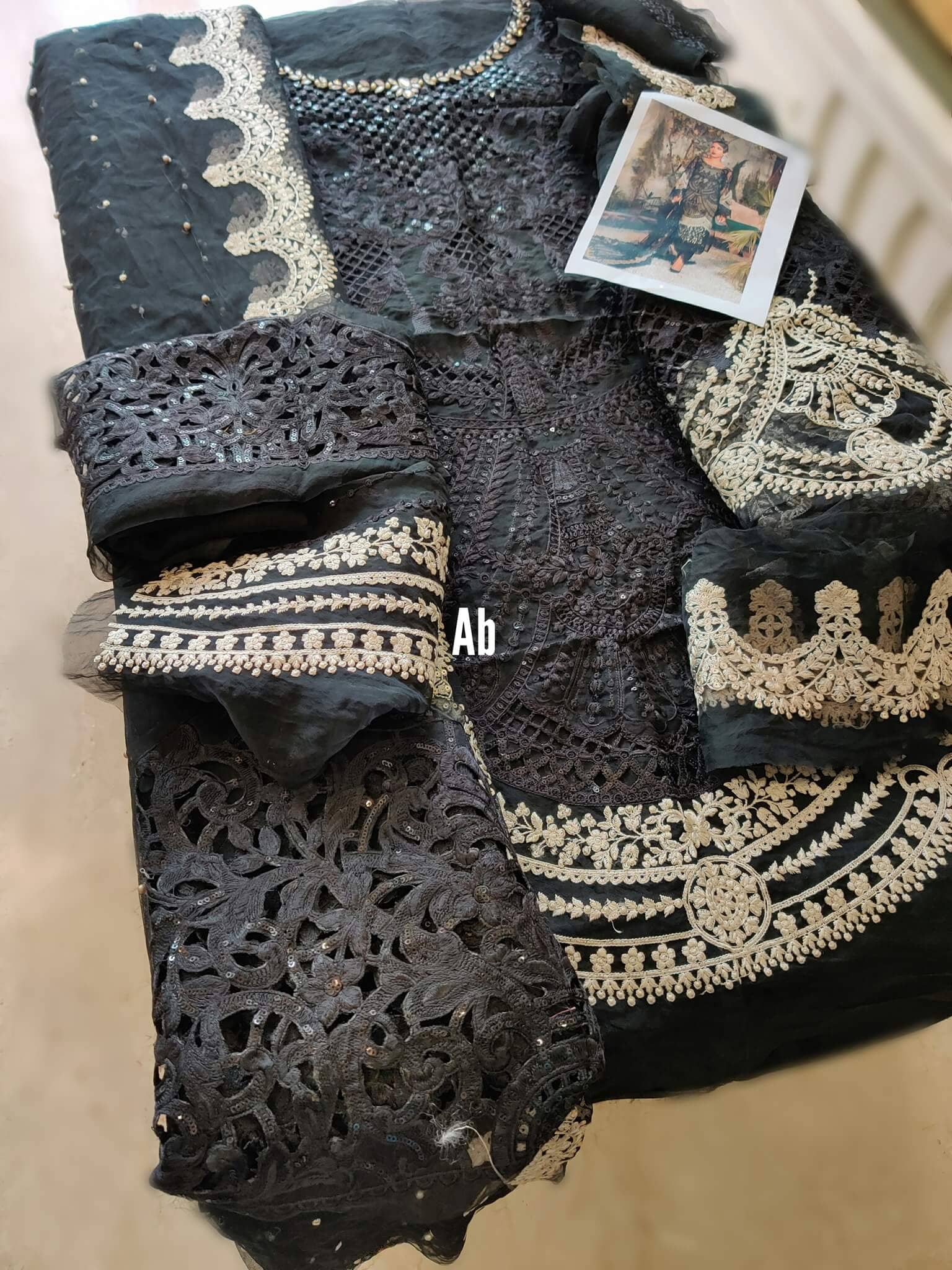 img_maria_b_mbroidered_eid_collection_awwal_boutique