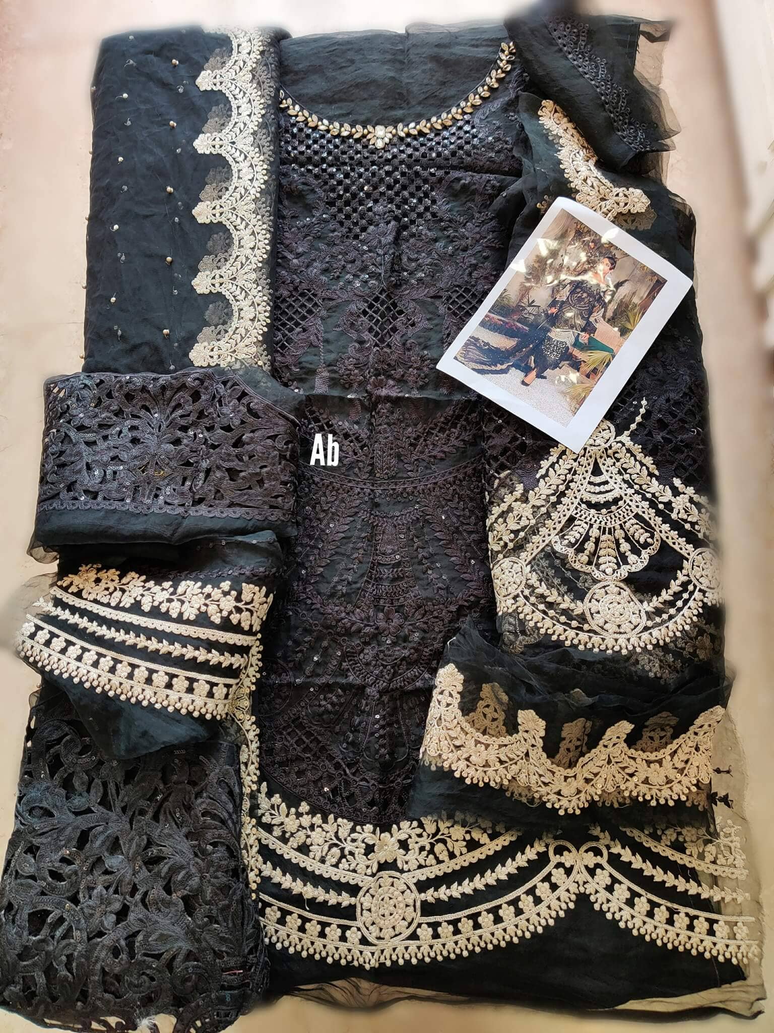 img_maria_b_mbroidered_eid_collection_awwal_boutique