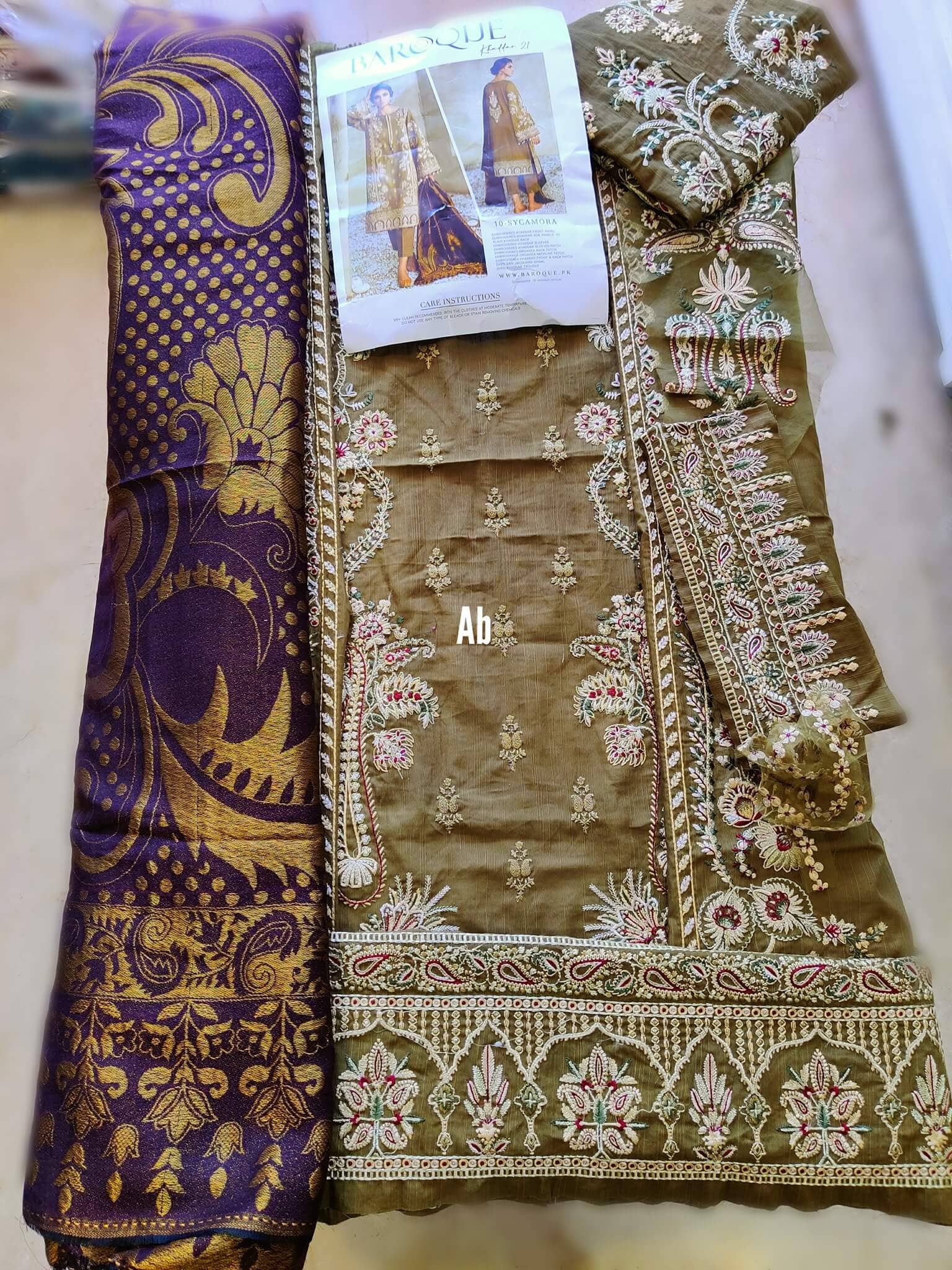 img_open_pics_baroque_khaddar_21_awwal_boutique