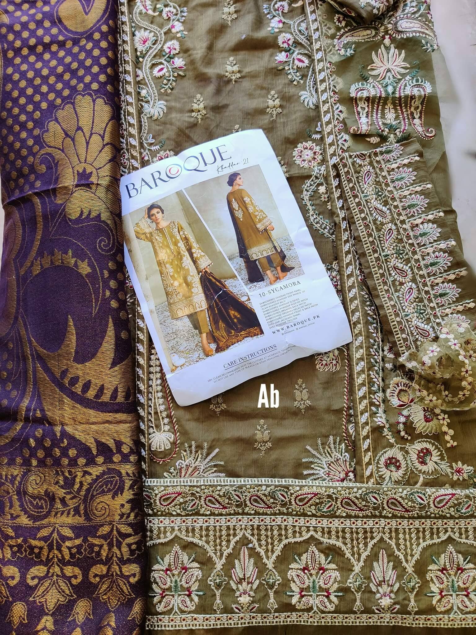 img_open_pics_baroque_khaddar_21_awwal_boutique