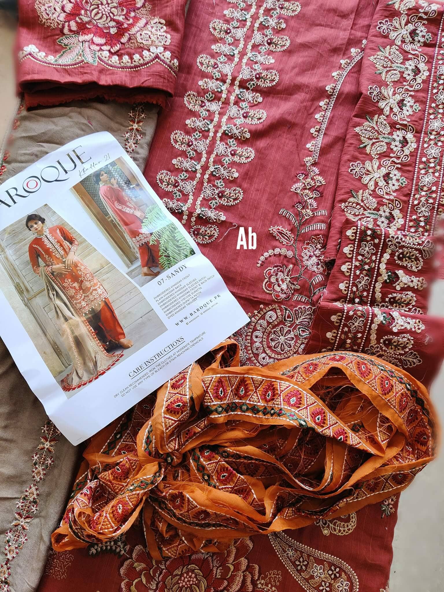 img_open_pics_baroque_khaddar_21_awwal_boutique