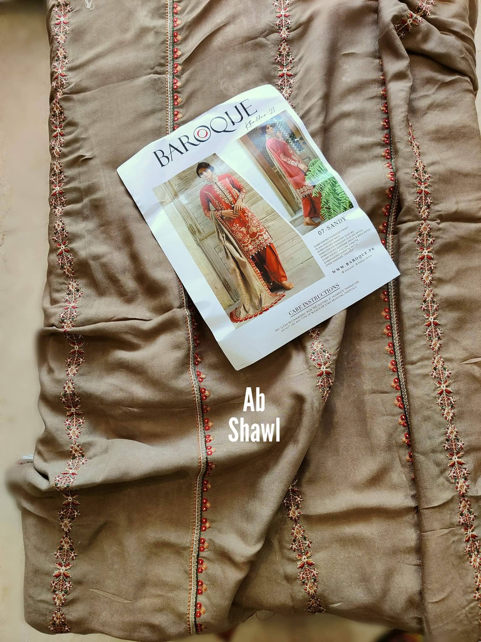 img_open_pics_baroque_khaddar_21_awwal_boutique