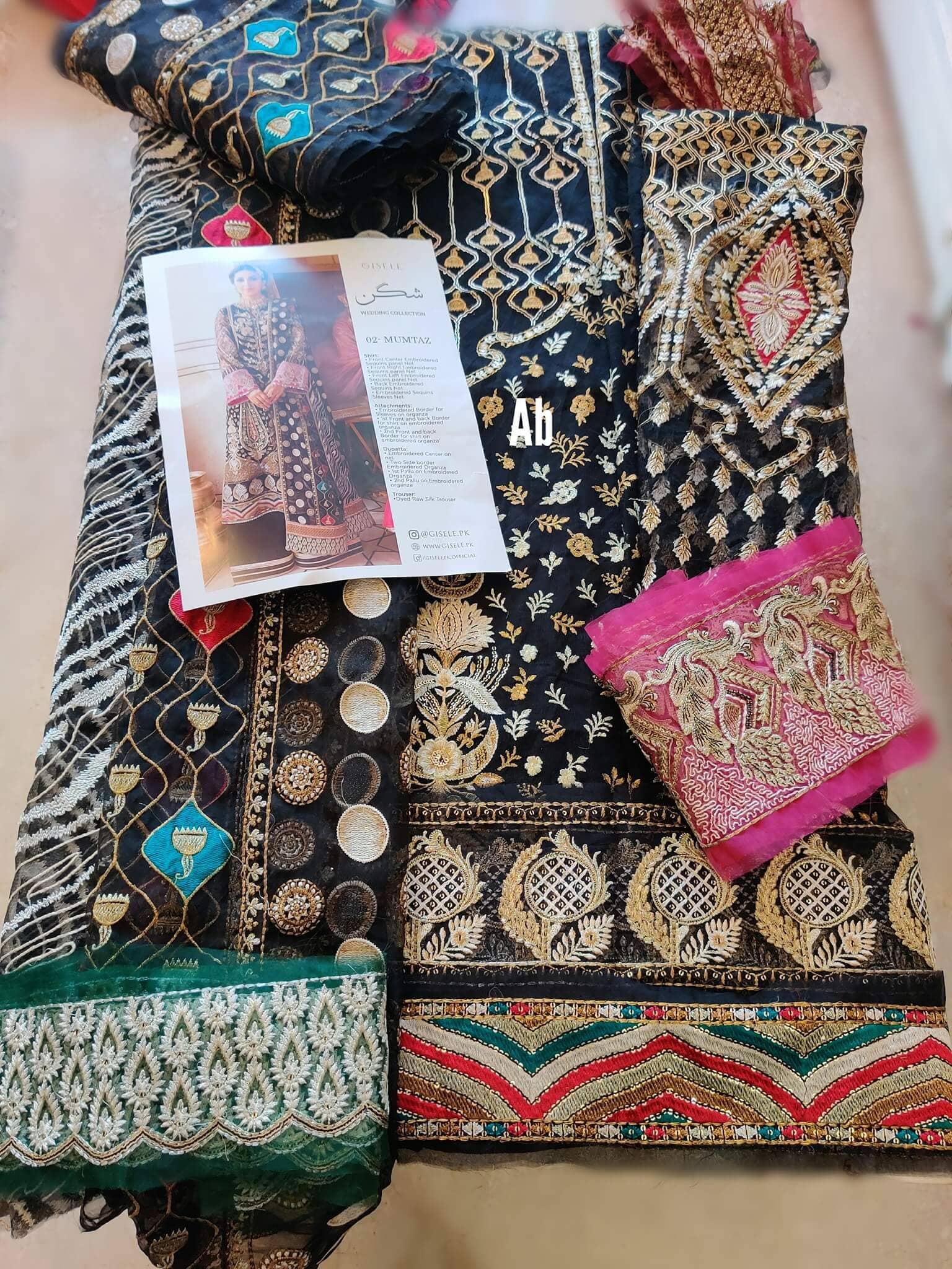 img_open_pics_giselle_awwal_boutique