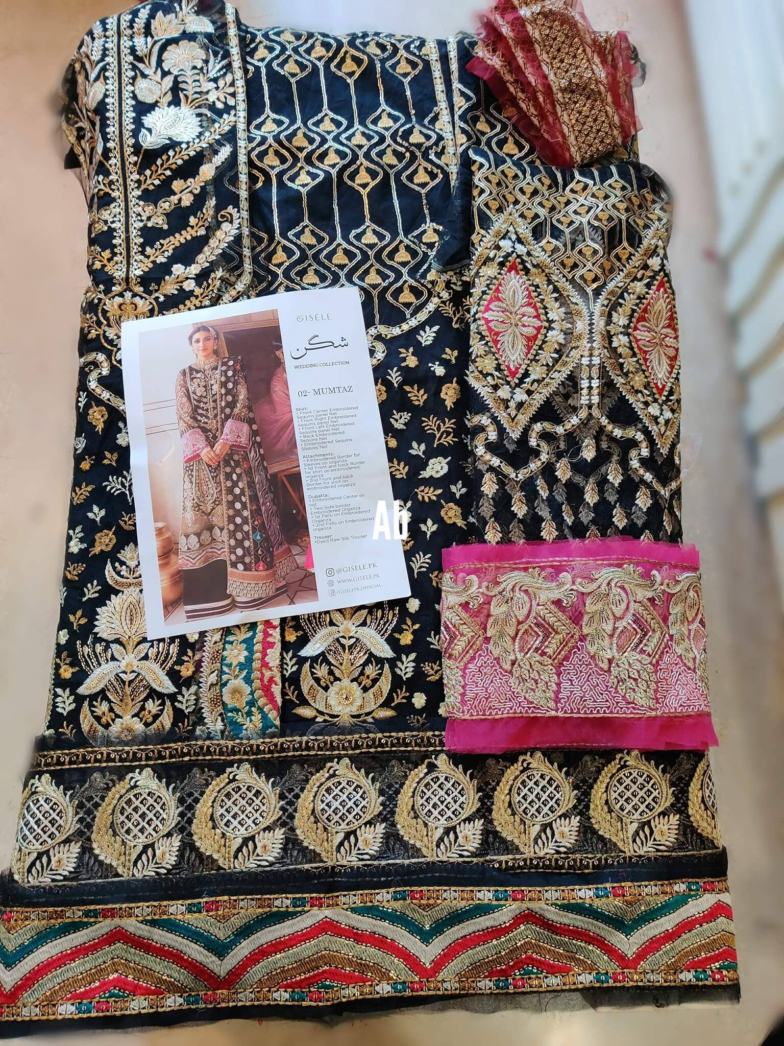 img_open_pics_giselle_awwal_boutique