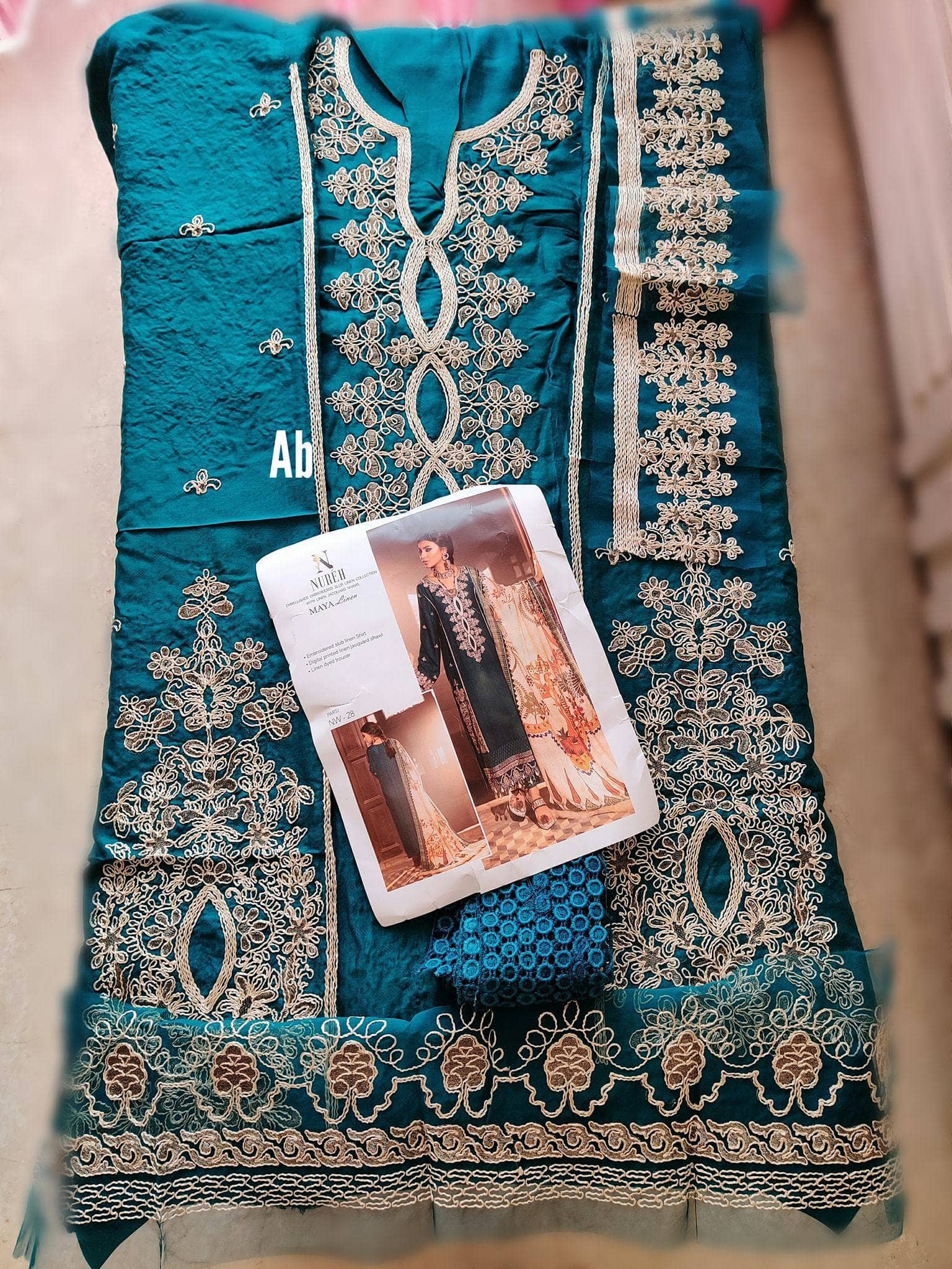 img_nureh_maya_linen_open_pics_awwal_boutique