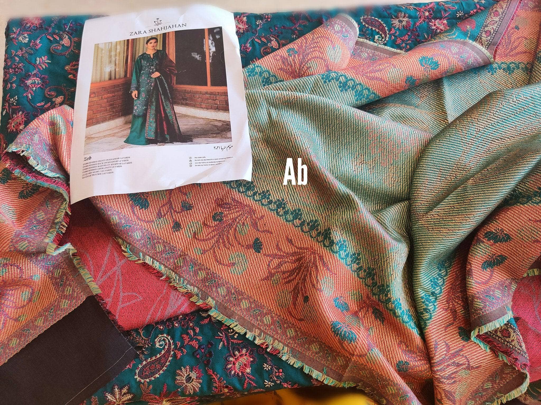 img_open_pic_sana_safinaz_awwal_boutique