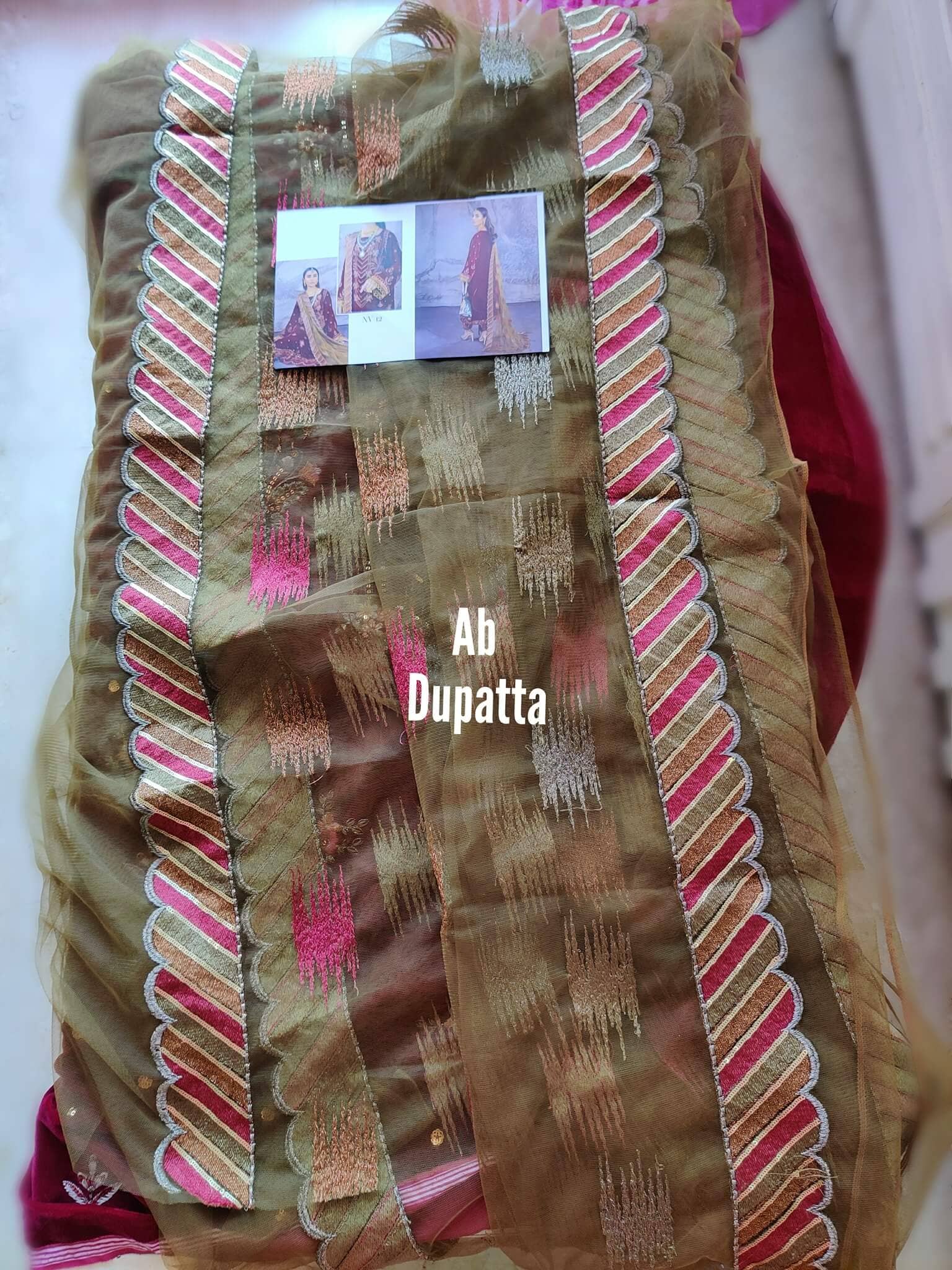 img_open_pics_nureh_maya_velvet_awwal_boutique