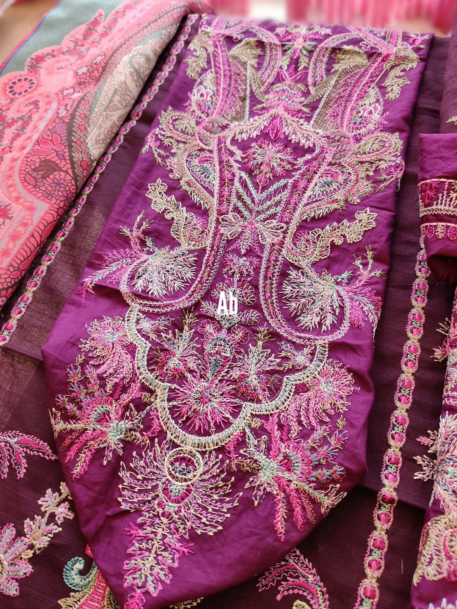 img_open_pic_sana_safinaz_winter_luxury_awwal_boutique