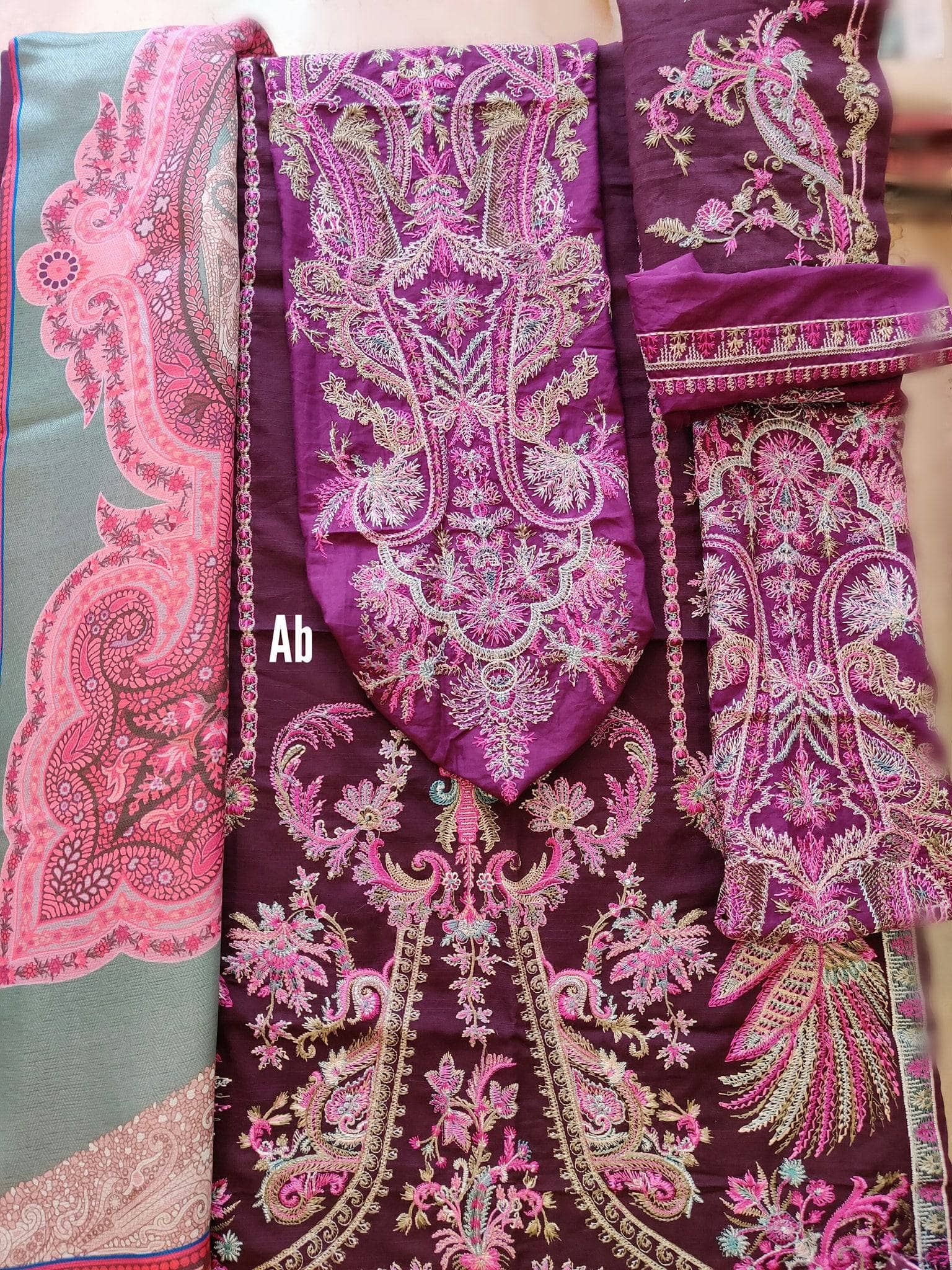 img_open_pic_sana_safinaz_winter_luxury_awwal_boutique