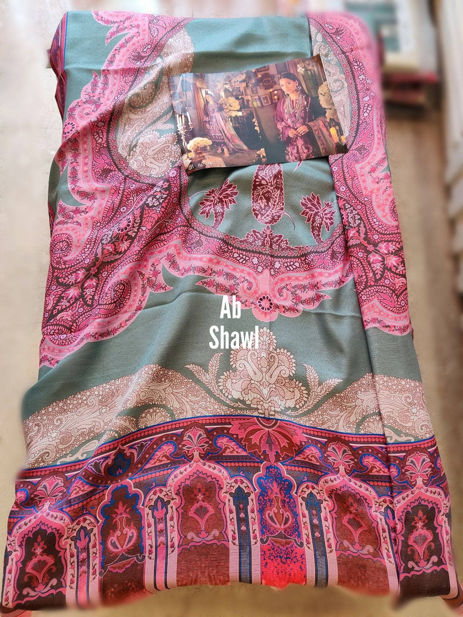 img_open_pic_sana_safinaz_winter_luxury_awwal_boutique