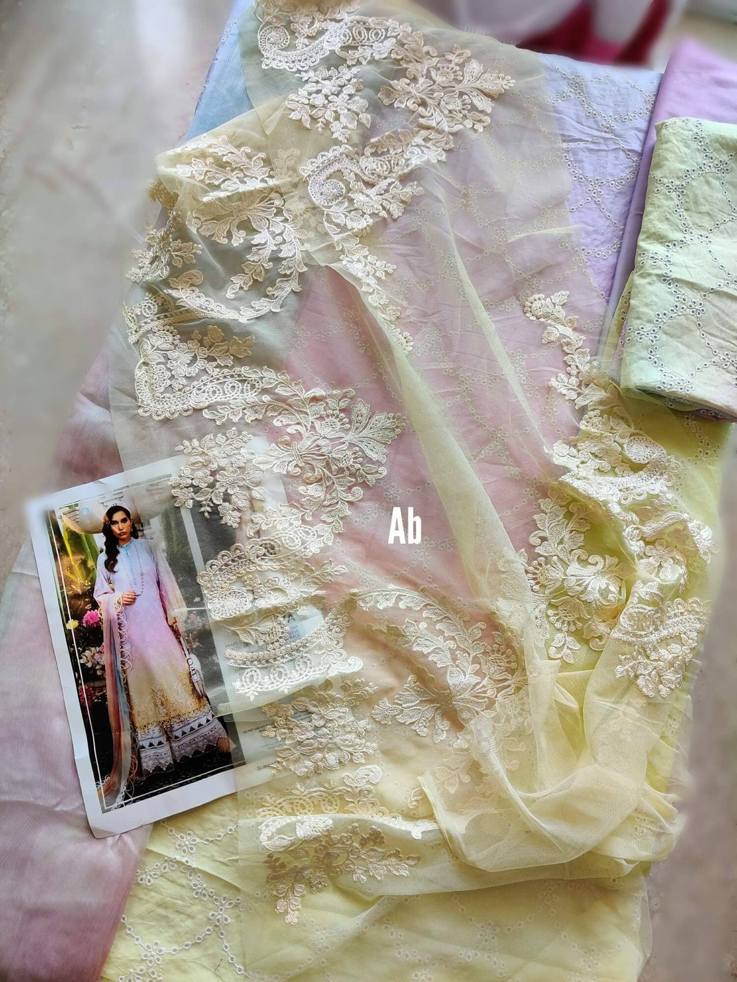 img_maria_B_lawn_22_awwal_boutique