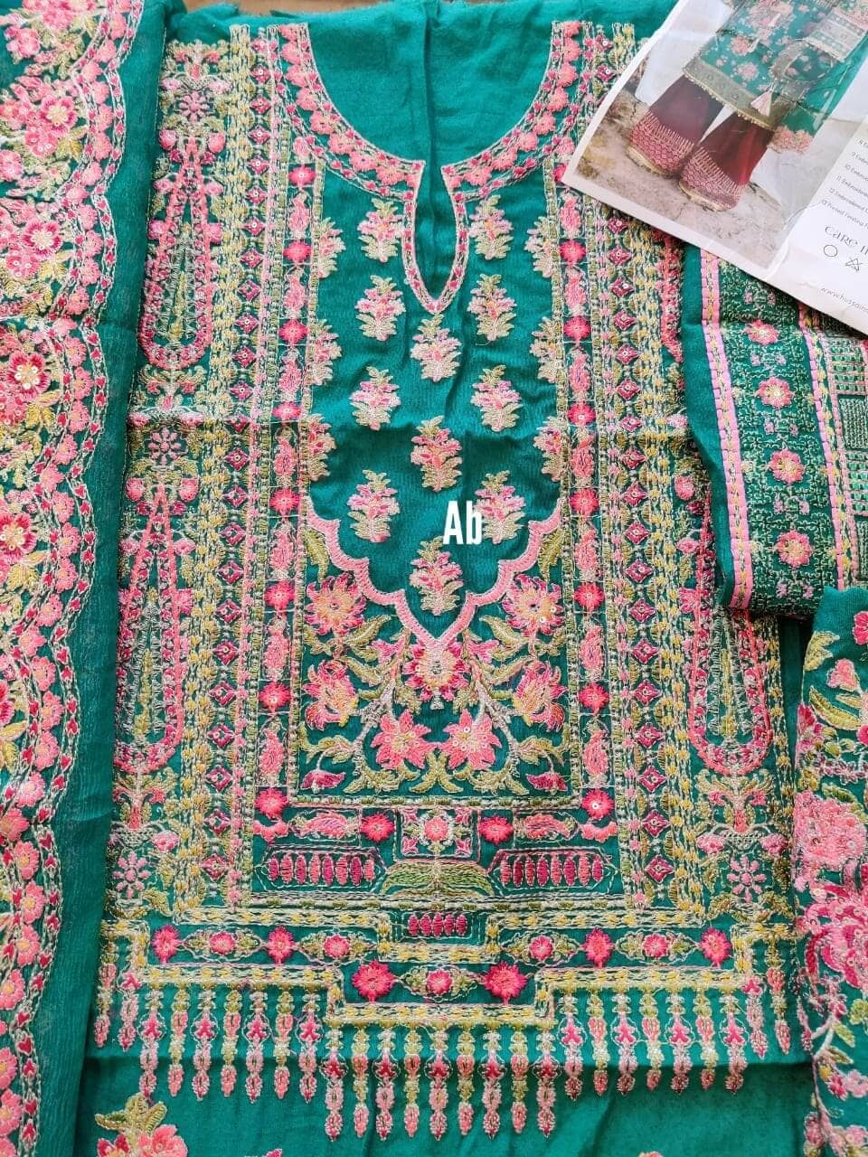 img_open_pic_hussain_rehar_awwal_boutique