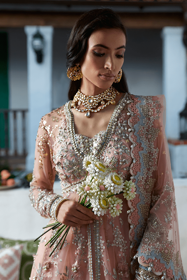 img_suffuse_by_sana_yasir_freesia_2022_wedding_edition_awwal_boutique